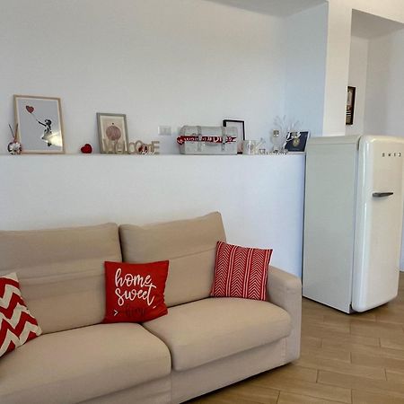The Shabby House - Charming Seaside Retreat In Central Anzio, Steps From Beach And Train Station Экстерьер фото