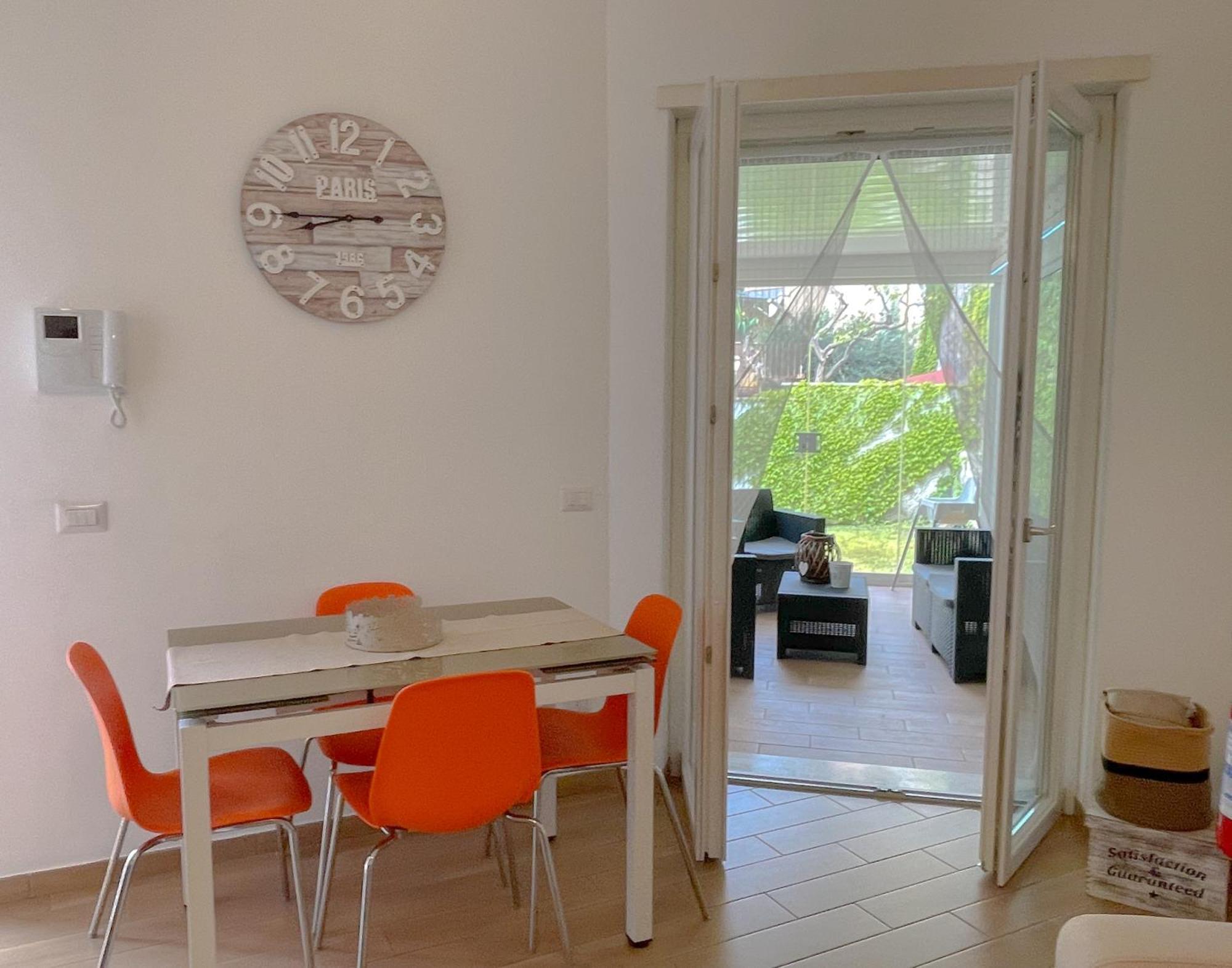 The Shabby House - Charming Seaside Retreat In Central Anzio, Steps From Beach And Train Station Экстерьер фото