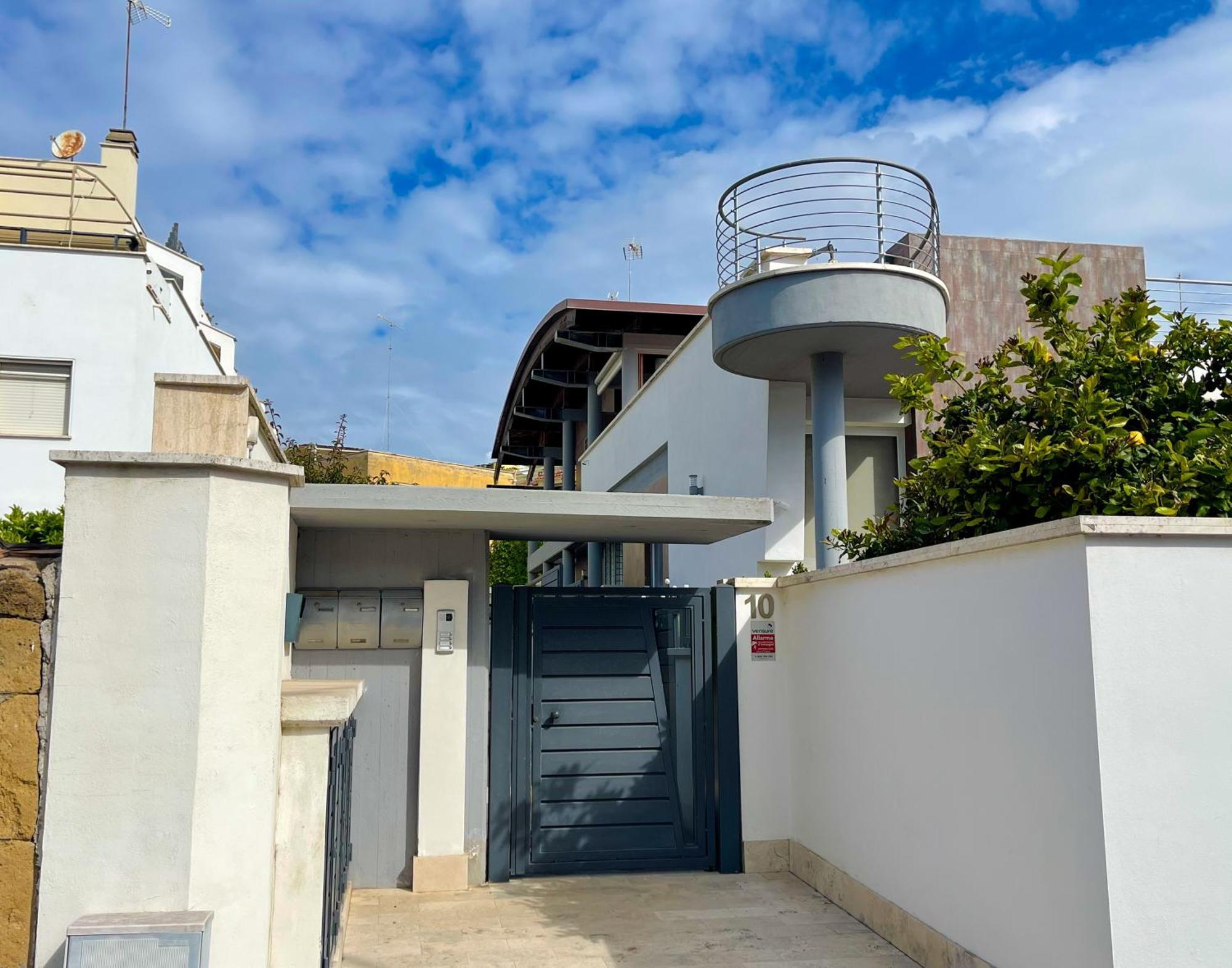 The Shabby House - Charming Seaside Retreat In Central Anzio, Steps From Beach And Train Station Экстерьер фото