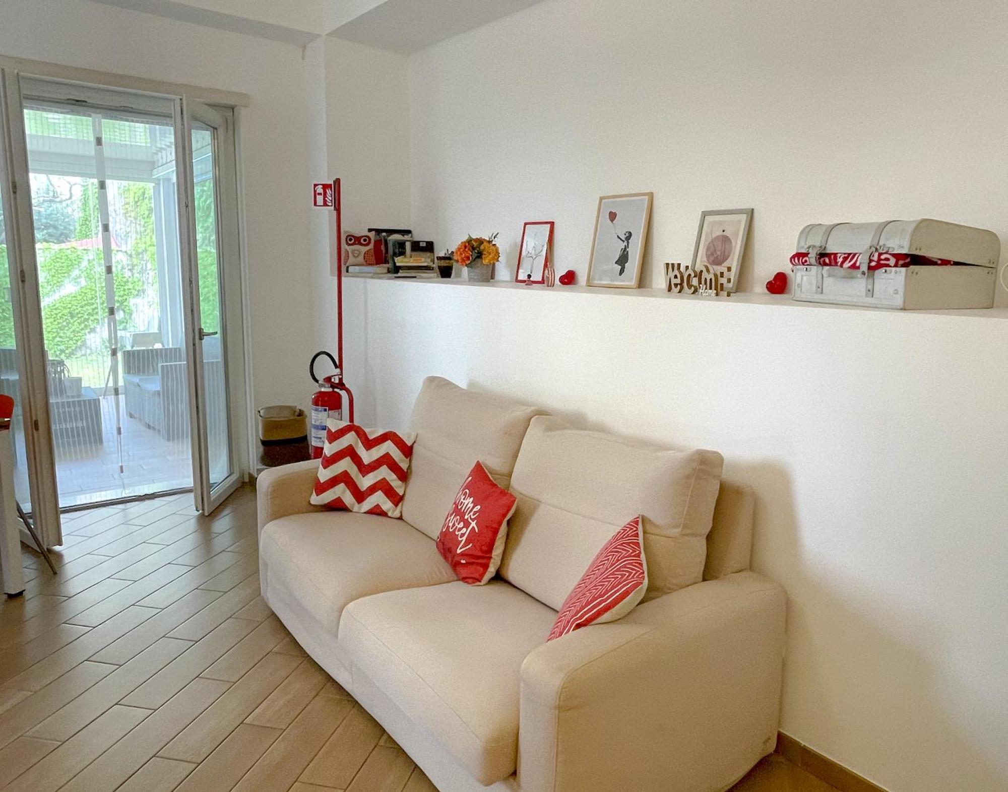 The Shabby House - Charming Seaside Retreat In Central Anzio, Steps From Beach And Train Station Экстерьер фото