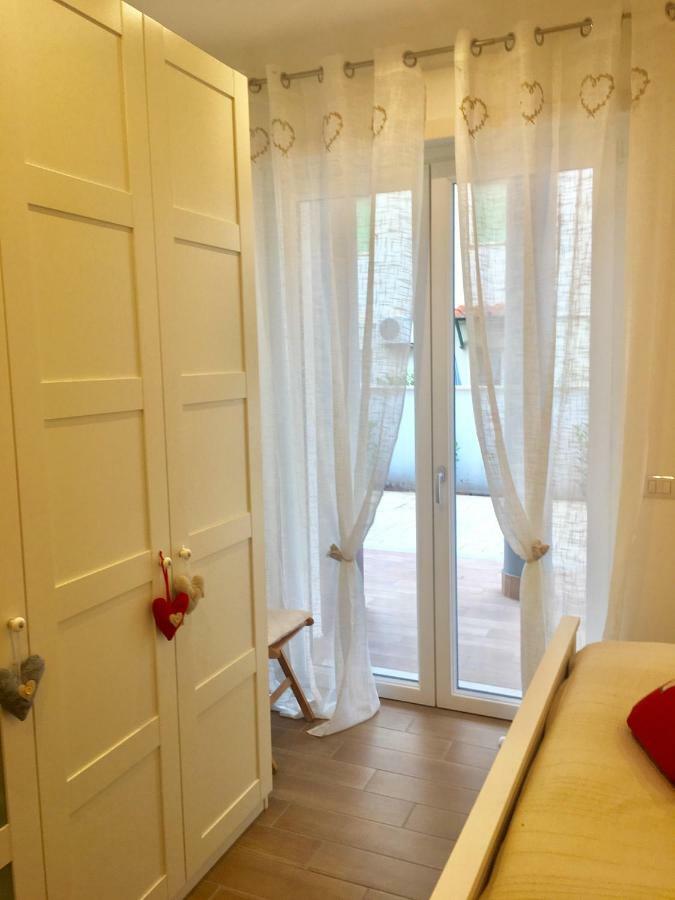 The Shabby House - Charming Seaside Retreat In Central Anzio, Steps From Beach And Train Station Экстерьер фото