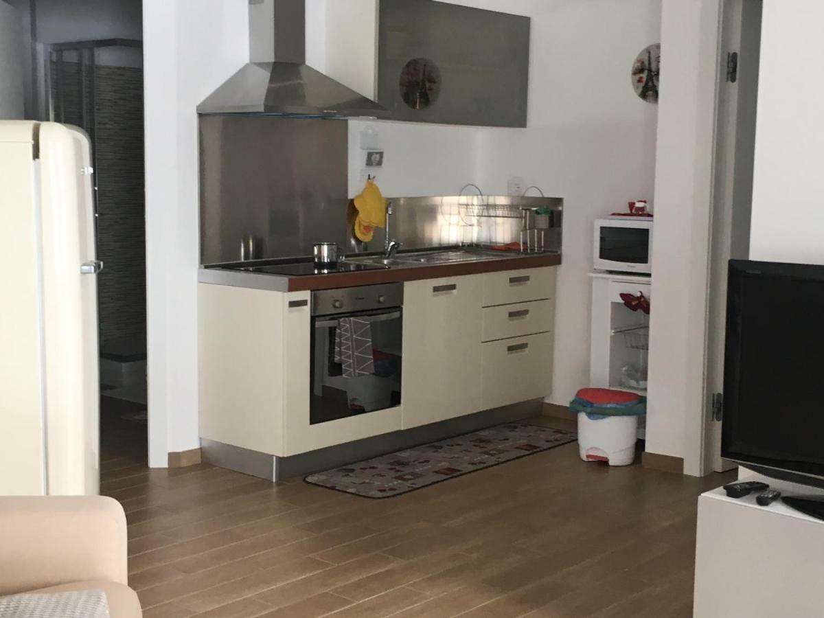 The Shabby House - Charming Seaside Retreat In Central Anzio, Steps From Beach And Train Station Экстерьер фото